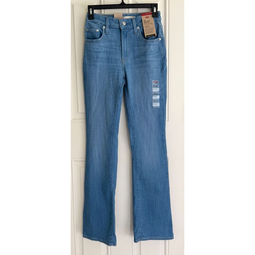 New! Levi's 725 High Rise Bootcut size 26x32